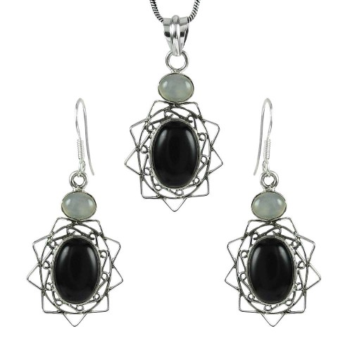 Lovely 925 Sterling Silver Black Onyx, Chalcedony Gemstone Pendant and Earrings Set