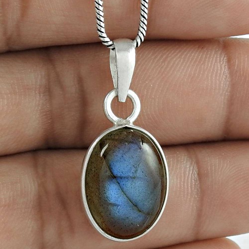 Scenic 925 Sterling Silver Labradorite Gemstone Pendant Exclusive Jewellery