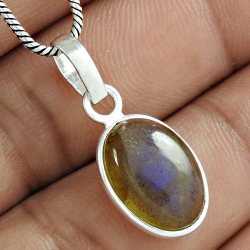 Scenic 925 Sterling Silver Labradorite Gemstone Pendant