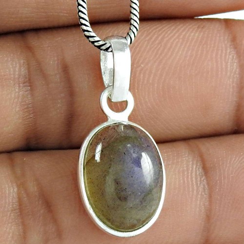 Rattling 925 Sterling Silver Labradorite Gemstone Pendant