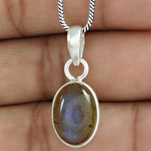 Good Looking 925 Sterling Silver Labradorite Gemstone Pendant