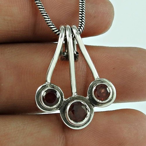 Pretty Garnet Gemstone 925 Sterling Silver Pendant Jewellery Fabricant