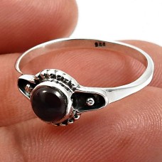 925 Sterling Fine Silver Jewelry Garnet Gemstone Ring Size 8 Z40